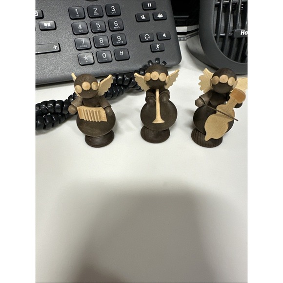 3 VINTAGE‎ 1 inch E Schmocker Miniature Wooden Angel Band Figurines Christmas - Picture 1 of 4